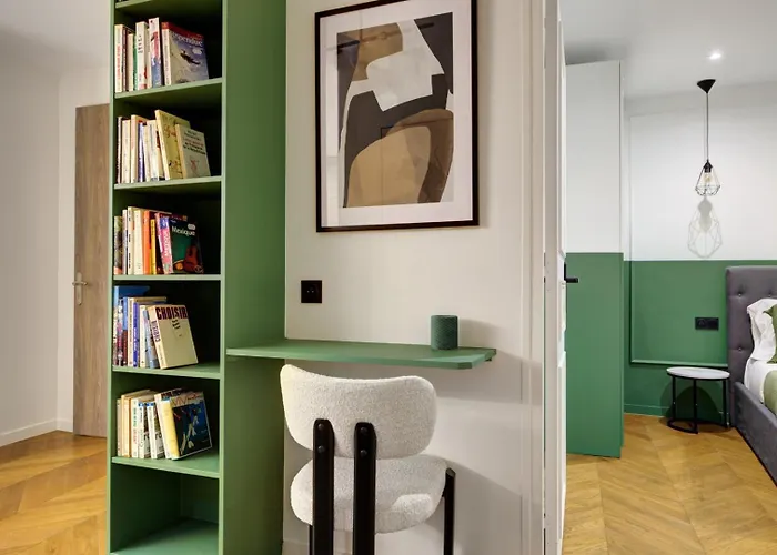 Bluestay 122 - Superb *